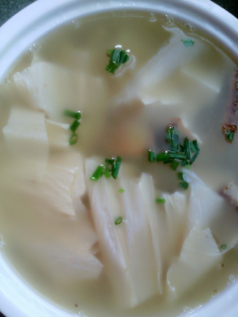 豆腐虾皮鱼汤图片