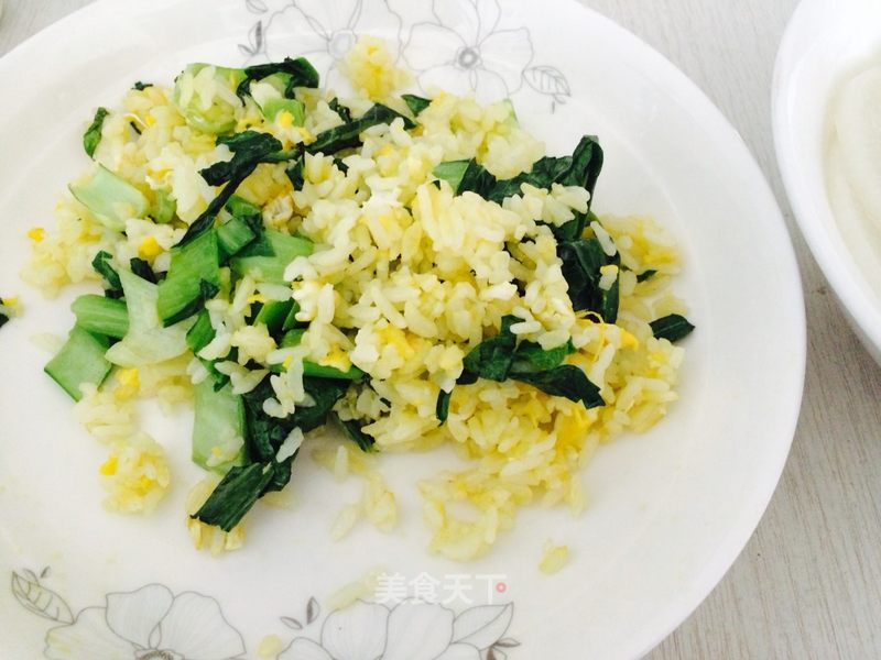 早飯:青菜雞蛋炒飯,排骨蘿蔔湯.