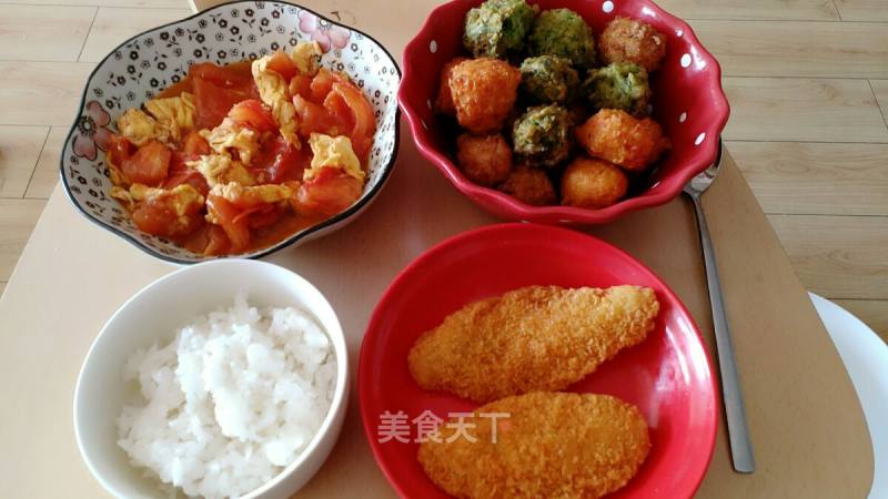 #午餐#小宝的午餐,西红柿炒鸡蛋+蔬菜丸子+鳕