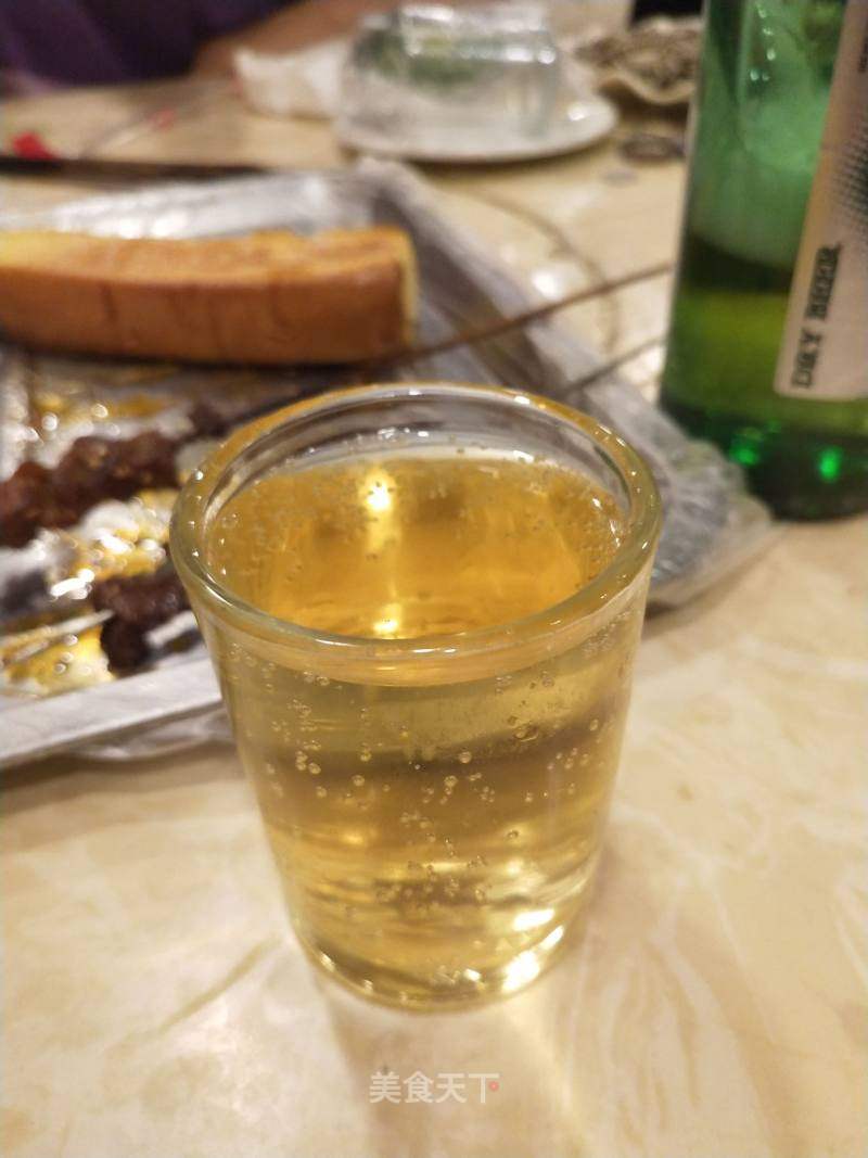 夜宵吃串少不了啤酒