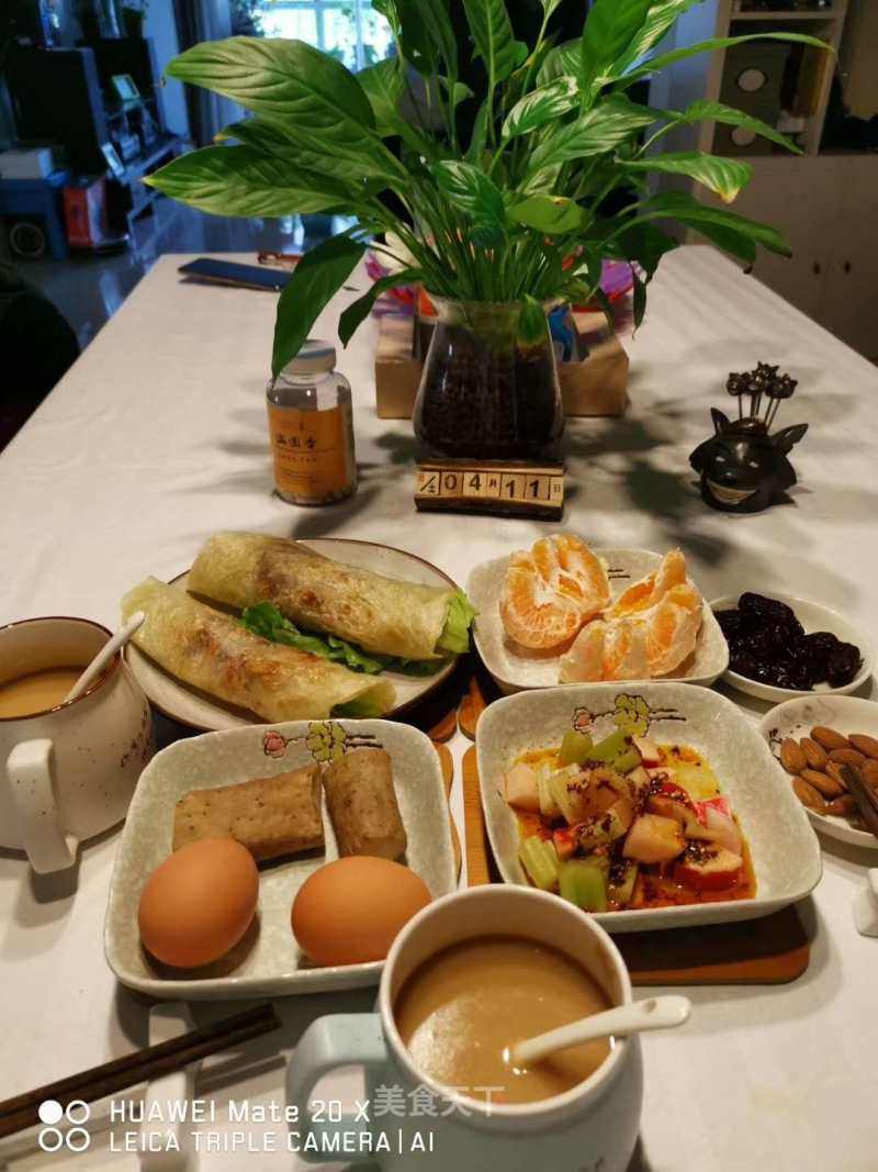 早餐:自制五珍粉煎饼+每日坚果,(养生知识:脾胃