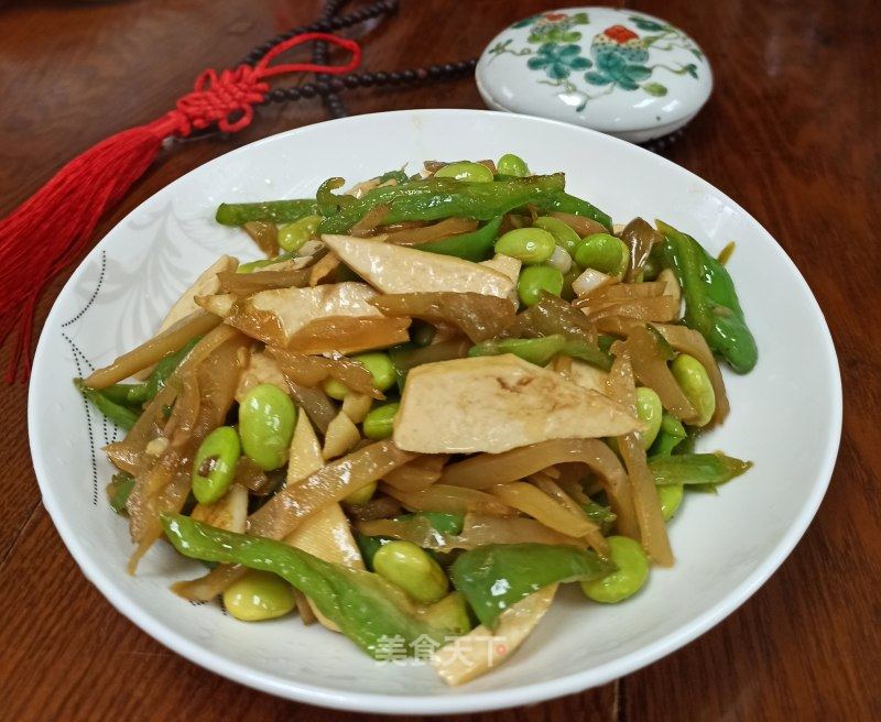 快手餐家常小炒毛豆乾子青椒炒榨菜