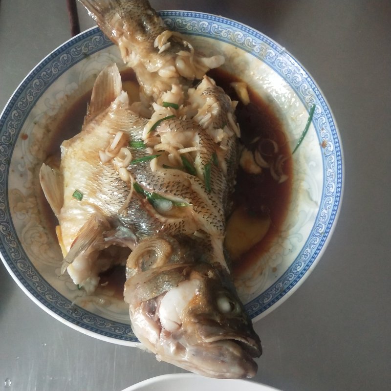 干扁肥肠 土豆鸡腿,梅干菜炒肉,清蒸龙鱼,炒生姜丝