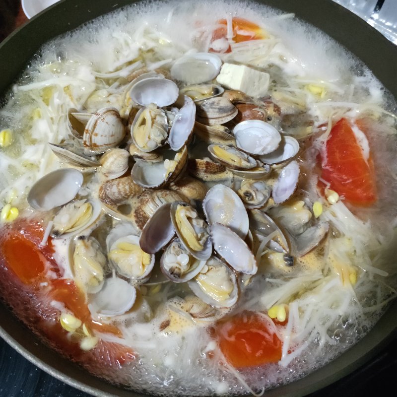 花甲豆腐豆芽西红柿汤