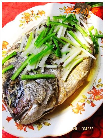 海底鸡项则是广州人对加吉鱼的称呼,意思是此鱼肉可以和鸡肉相媲美