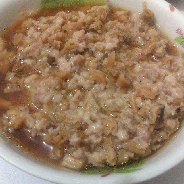 冬菇甜梅菜蒸肉餅