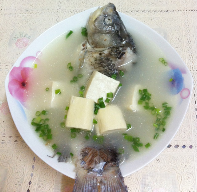 鯽魚豆腐湯的做法