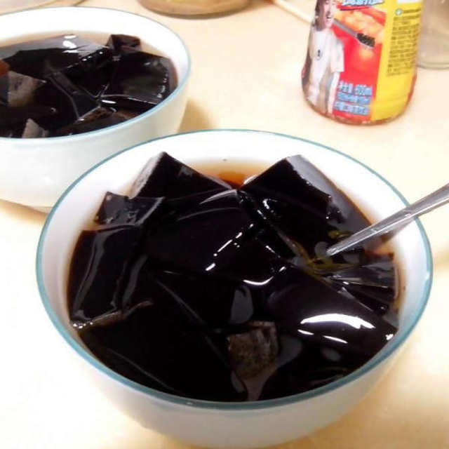 冰红茶龟苓膏