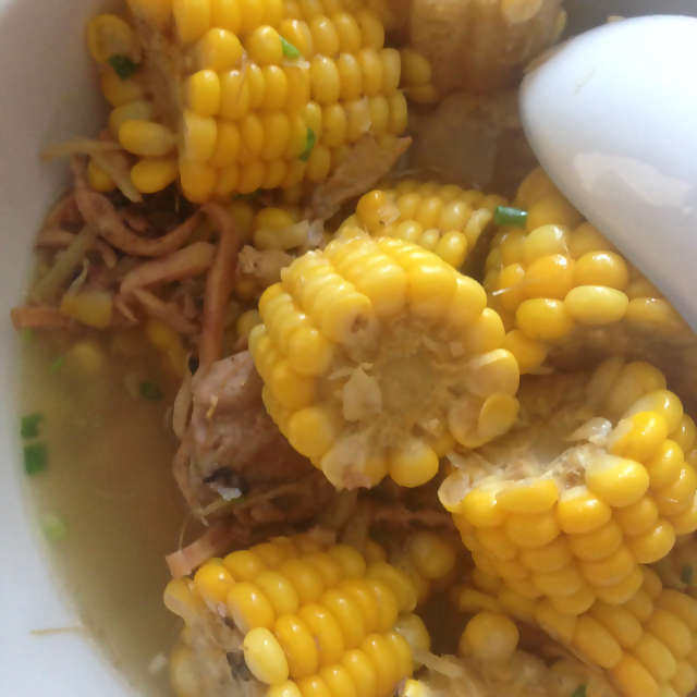 玉米排骨墨鱼汤