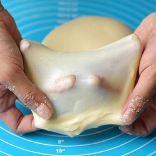 【番茄配方】家庭制作面包之——手工揉面教程