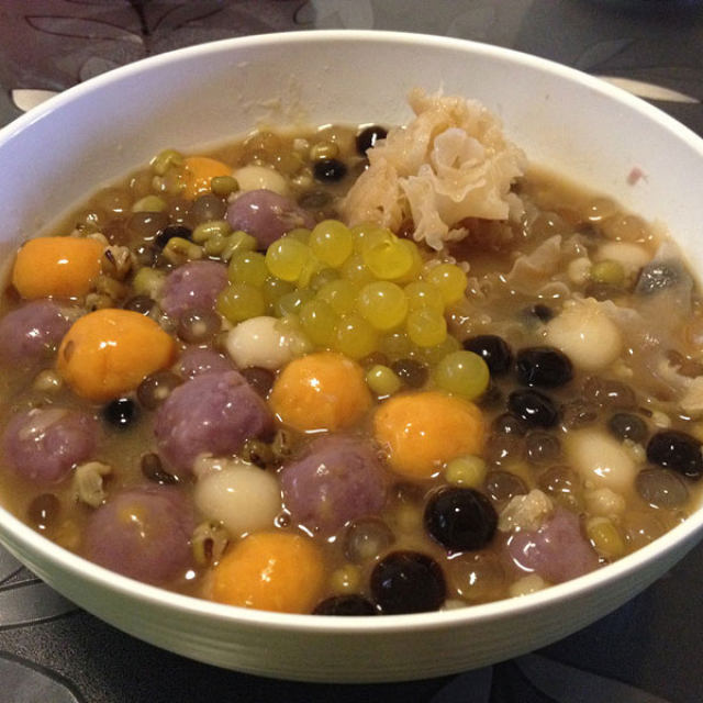 紫薯糯米多彩丸子甜品