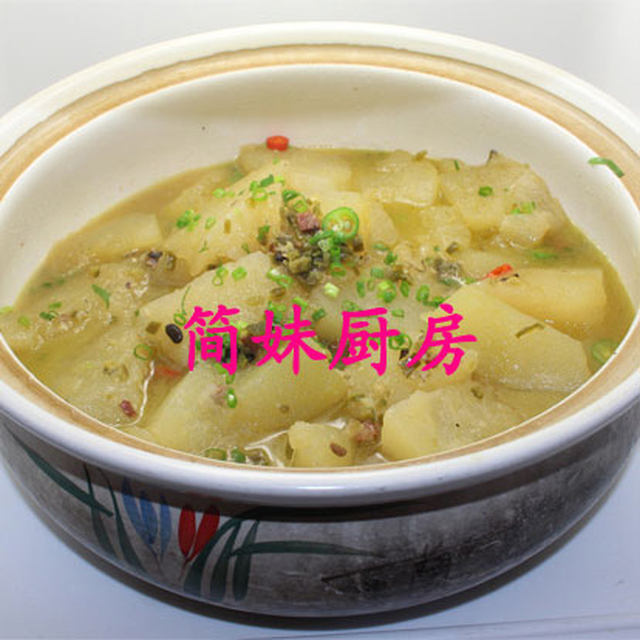 简妹厨房冬季暖身汤食---墨椒炖冬瓜