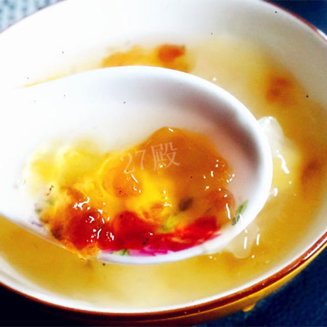 27的中式甜点——金耳皂角米桃胶银耳汤