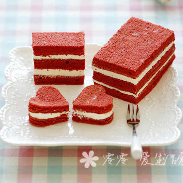 红丝绒奶油夹心蛋糕