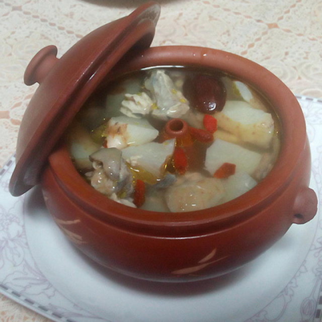 汽锅鸡（天麻汽锅鸡）——云南的特色菜