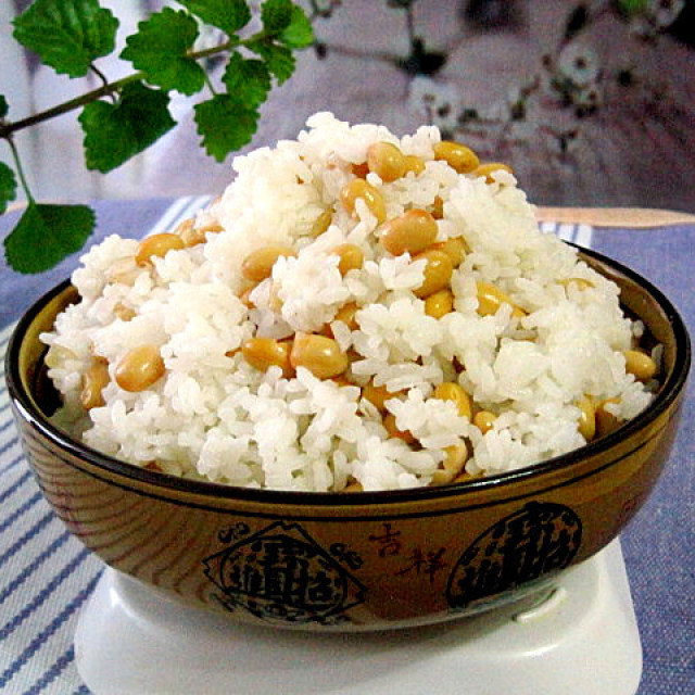 专治腿抽筋的黄豆焖米饭