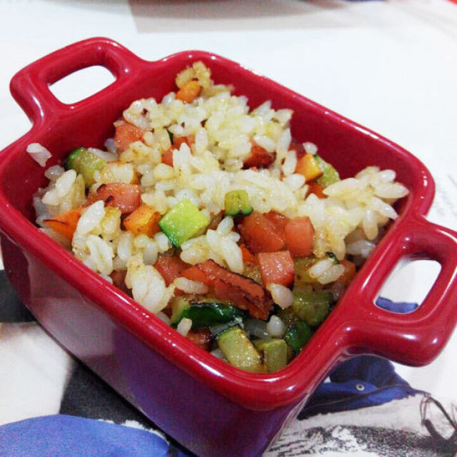 彩蔬蛋炒饭——简单的炒饭，丰富的营养