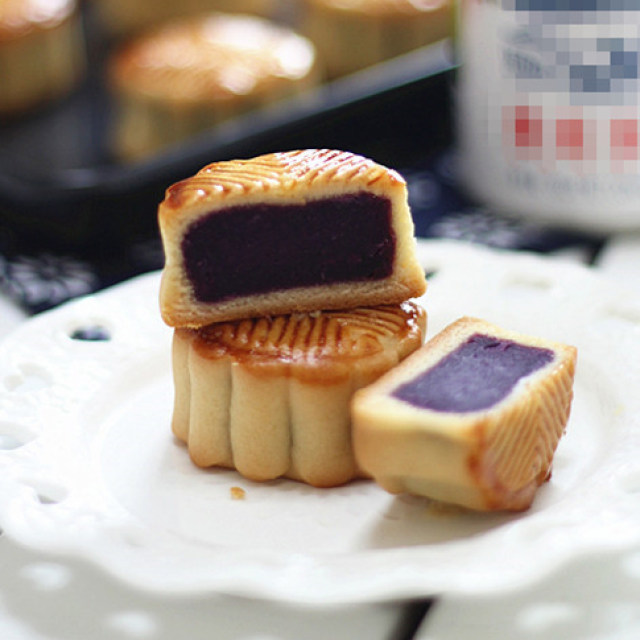 炼奶紫薯月饼