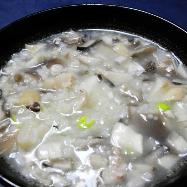 平菇猪肉二米粥