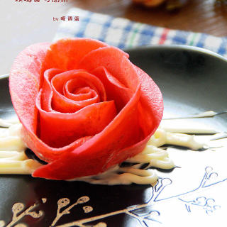 【玫瑰花可丽饼】： 予人玫瑰手有余香