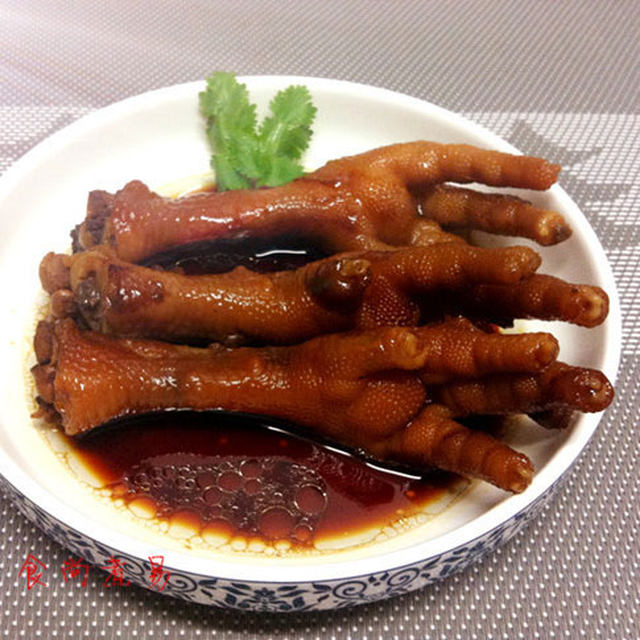 砂锅滋味鸡脚