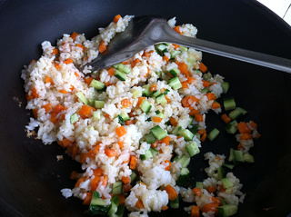 蛋炒飯的做法_蛋炒飯的家常做法_蛋炒飯怎麼做好吃_蛋炒飯-美食天下