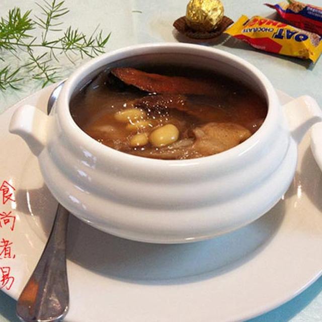 土茯苓扁豆大骨汤