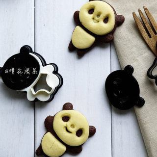 可爱的零食饼干，超萌熊猫饼干