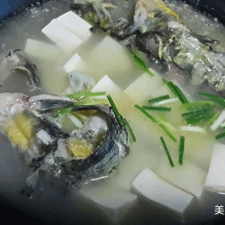 黄骨鱼煮豆腐