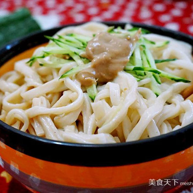 夏季里的清爽麻酱面