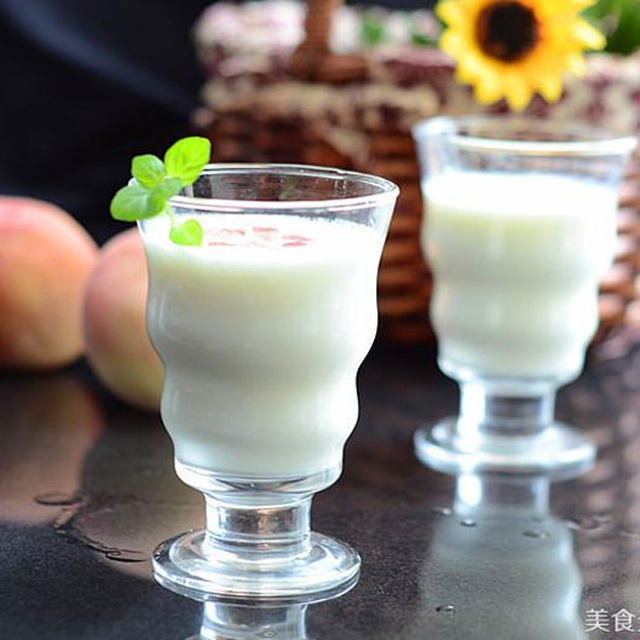 蜂蜜水果酸奶饮