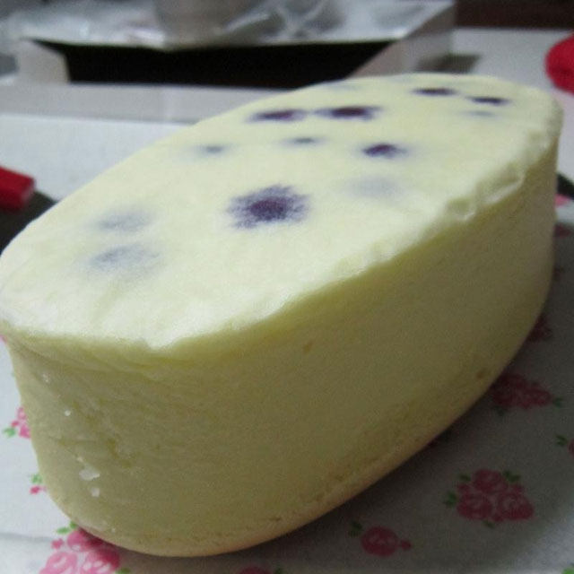 在家轻松制作蓝莓轻乳酪蛋糕