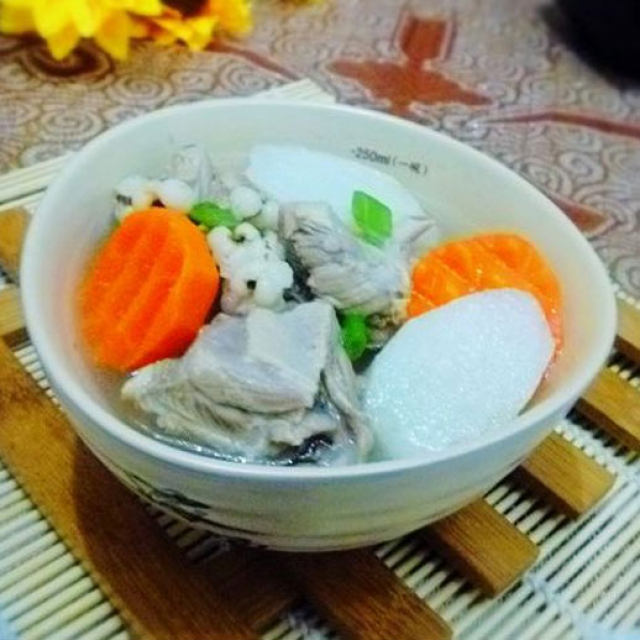 【养生汤煲】薏米山药煲鸭汤