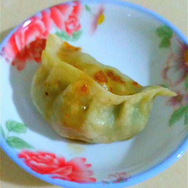 芹菜叶蒸饺