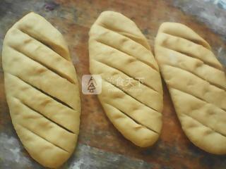 紫薯花卷面包的做法步骤：8