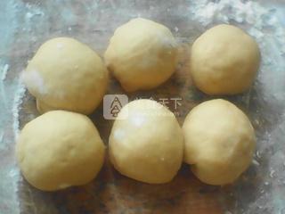紫薯花卷面包的做法步骤：4