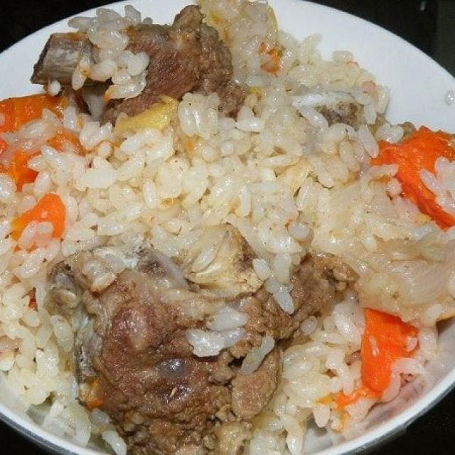 电饭锅煲米饭羊肉