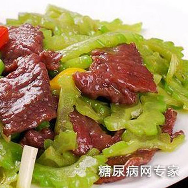 糖尿病健康菜谱—苦瓜炒牛肉