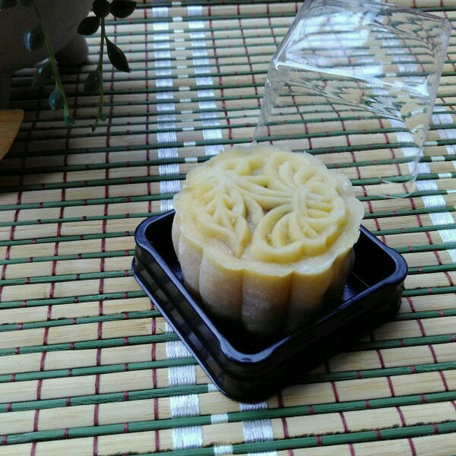 Sweet potato flavored ice crust mooncake