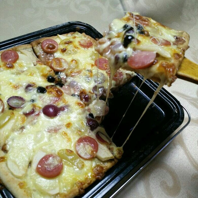 简单自制水果披萨