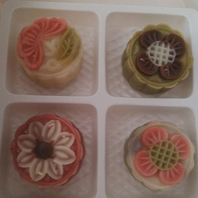 Ice skin mooncakes