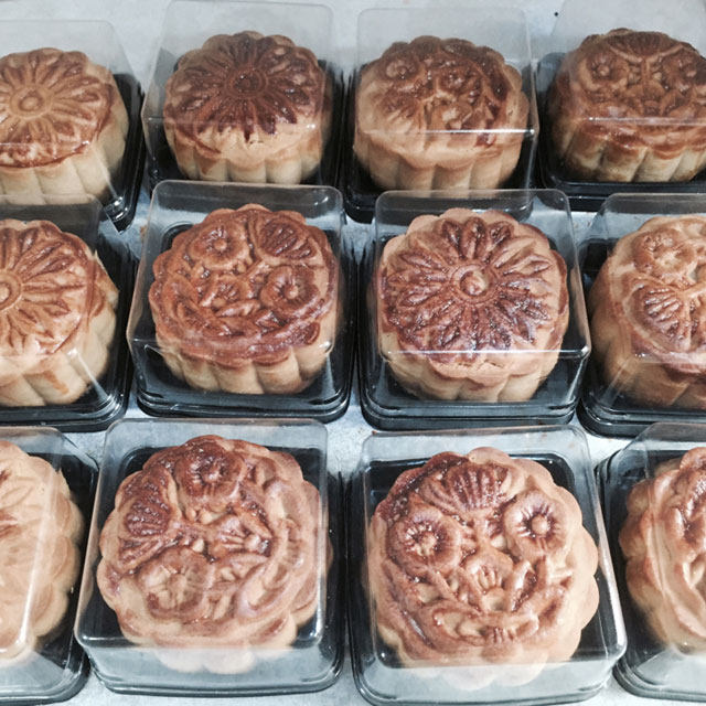 Yuanyuan's Love Mooncakes