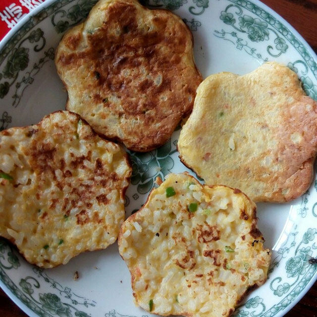 米饭蛋花饼