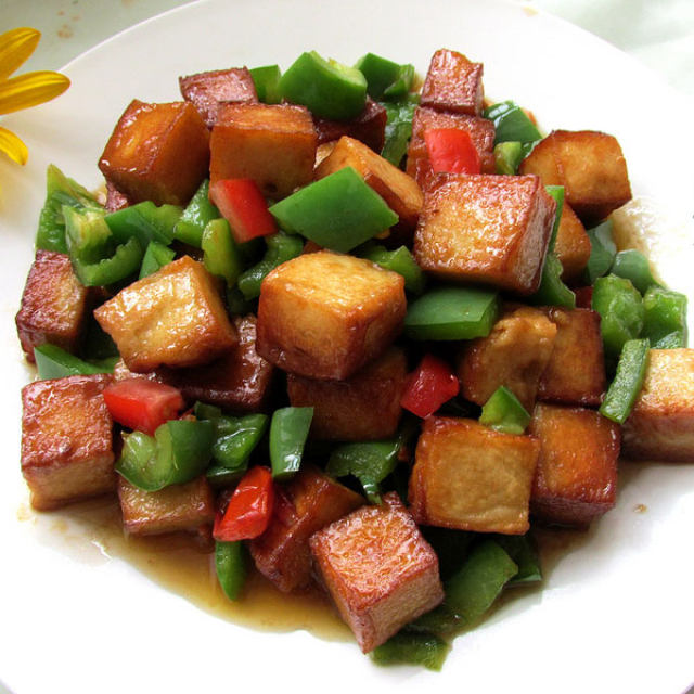 简单小菜--彩椒鱼豆腐