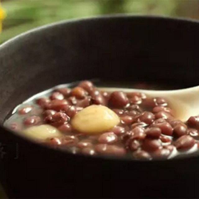 冬日必备粥：红豆+糯米+陈皮，温和养胃，预防寒冷咳嗽