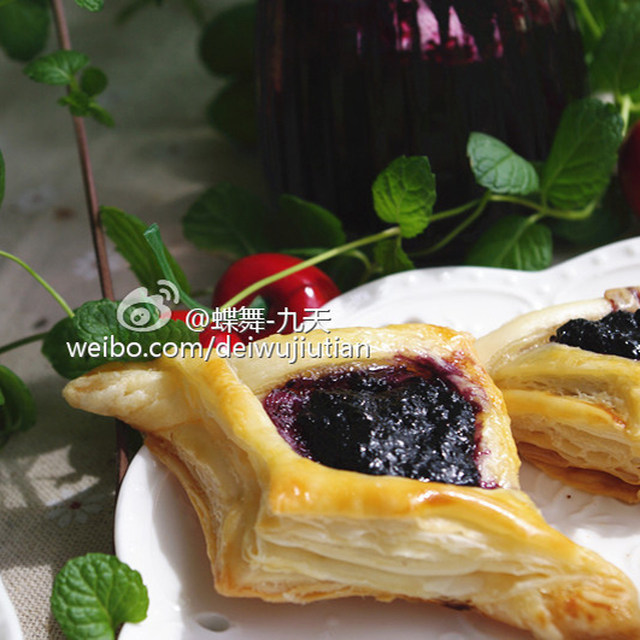 飞饼酥皮蓝莓果酱包by：普蓝高科蓝莓美食特约撰稿人