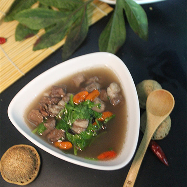 補腎黑豆羊肉湯的做法_補腎黑豆羊肉湯怎麼做_小草根家庭美食的菜譜