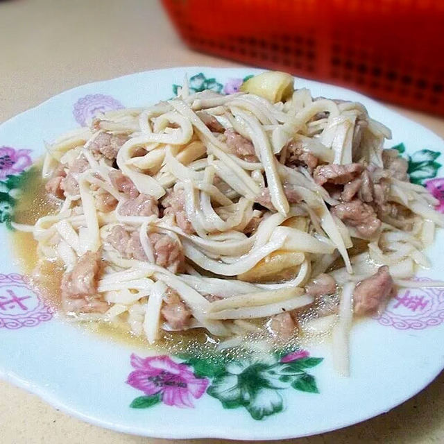 杏鲍菇炒肉丝