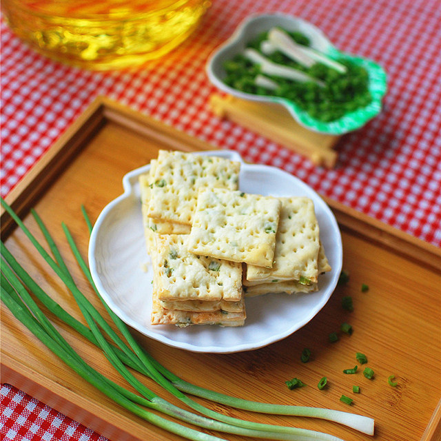 橄榄油香葱咸饼干