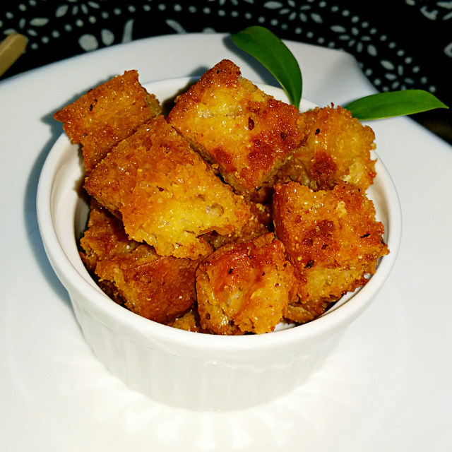 佐汤佳品---蓝芝士烤面包块(BLUE CHEESE CROUTONS)